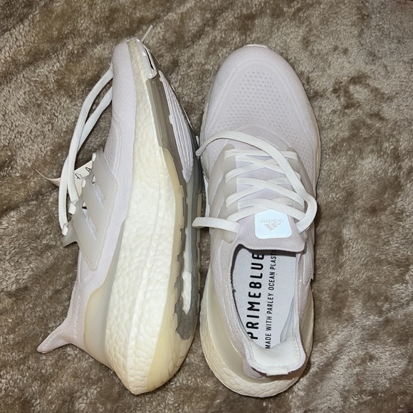 ULTRABOOST 21 - Picture 2 of 3